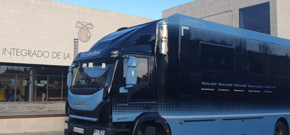 El Autobús de Caixabank vuelve al Centro Integrado de la Poveda el próximo 29 de mayo