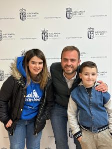 Alberto Escribano recibe a Rubén y Lidia en el Día Mundial del Autismo para conocer y concienciar sobre el TEA