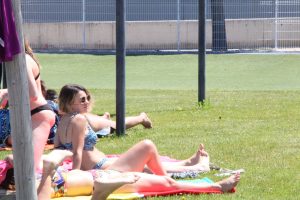 Más de 1.700 personas disfrutan en Arganda del inicio de la temporada de piscinas municipales