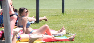 Más de 1.700 personas disfrutan en Arganda del inicio de la temporada de piscinas municipales