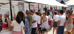 La Comunidad de Madrid, en colaboración con el Ayuntamiento de Arganda del Rey, organiza esta iniciativa que permite a los visitantes conocer y adquirir directamente de los productores una amplia variedad de productos agroalimentarios