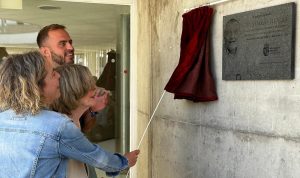 Arganda rinde homenaje al Doctor Tomás Rozas en el inicio del curso escolar