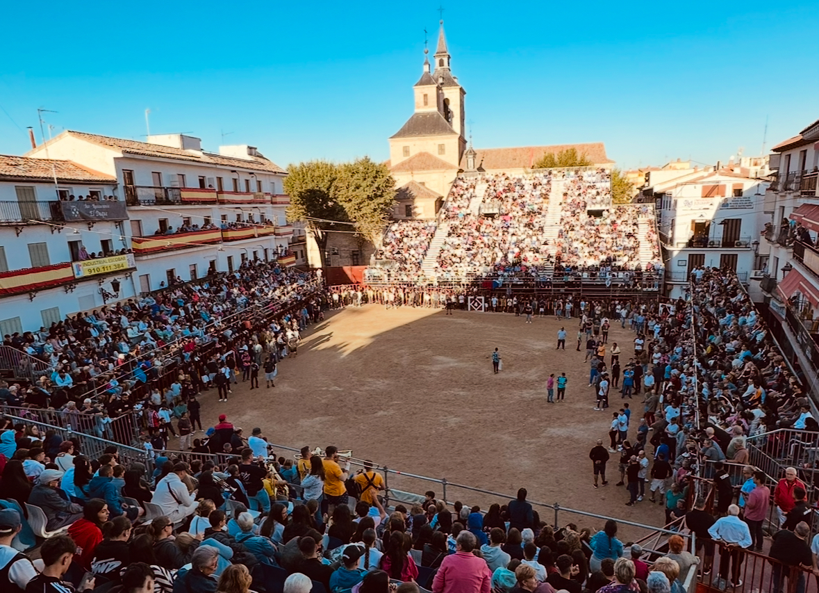 Grave cogida en Arganda: 35 centímetros y dos trayectorias en la capea del lunes