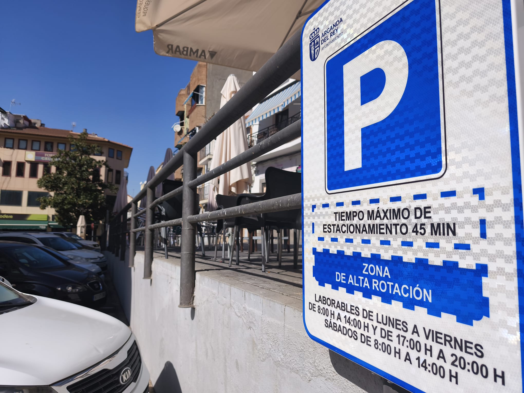 Convertimos el aparcamiento del Ayuntamiento en una zona de alta rotación comercial
