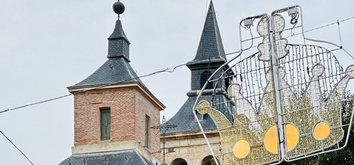 “En Arganda somos de los Reyes”: 30 coronas de Melchor, Gaspar y Baltasar llenan la Plaza de la Constitución