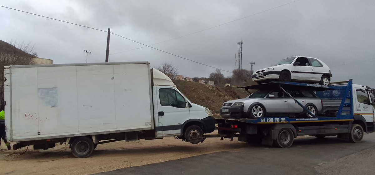 Retiramos nuevos vehículos abandonados en varias zonas de Arganda: calles Velero y Ferrocarril