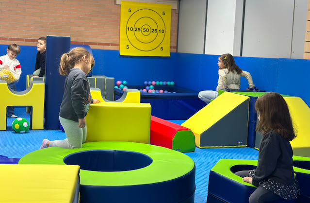 153 niños disfrutan de la nueva Ludoteca de la Ciudad Deportiva de Arganda en su primer mes