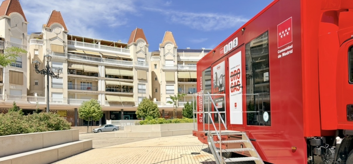 Arganda estrena una nueva Oficina Móvil de Atención al Ciudadano de la Comunidad de Madrid
