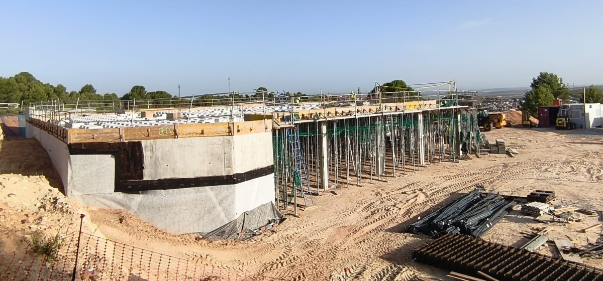 Las obras del nuevo Tanatorio de Arganda entran en una nueva fase: comienza a levantarse el primer piso de la estructura